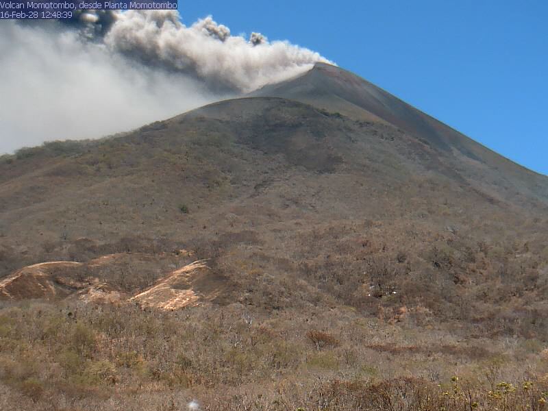 Erupci&oacute;n del Volc&aacute;n Momotombo